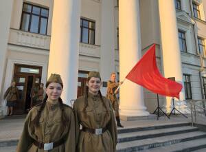 Премьера театрализованной постановки «А в небе сквозь тучи и копоть сияет победное знамя» прошла 6 мая в ДК им. Саид-Галиева в казанском поселке Дербышки.