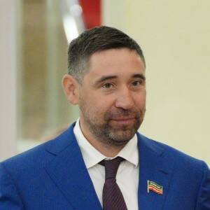 Хоккеист, предприниматель, депутат Госсовета РТ VII созыва