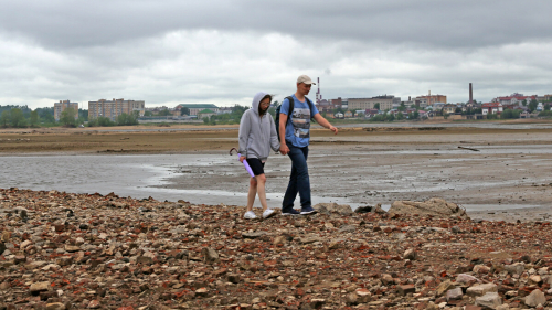 «Прогулки по дну»: куда делась вода из Волги и Казанки?