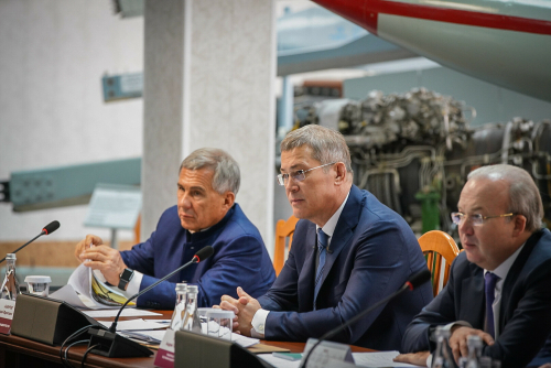 Минниханов в Кумертау принял участие в заседании совета директоров «Вертолетов России»