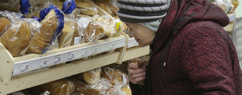 «Инфляция делает людей беднее»: цены на продукты в Татарстане растут двузначными цифрами