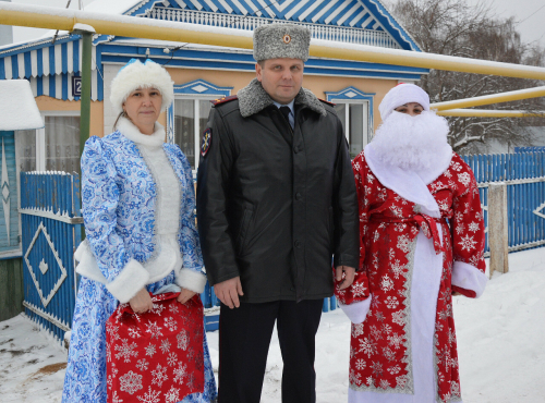 Казанских детей с непростой судьбой поздравит Дед Мороз в погонах