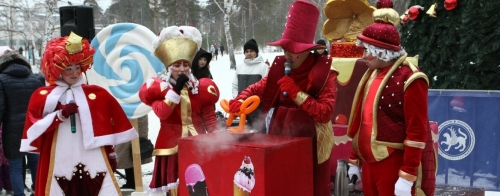 Бесплатный цирк в парках, «ДедМоробус» и зимнее барбекю: как в Казани встретят Новый год
