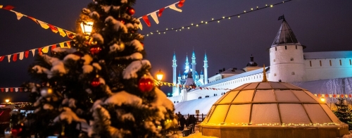 Бесплатный паркинг, елки и пункты вакцинации: Казань переходит на новогодний режим