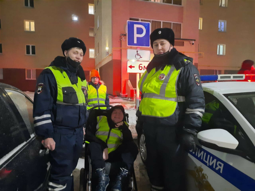 Автоинспекторы исполнили мечту ребенка-инвалида из Нижнекамска