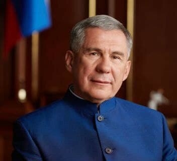 «Воплощает самые светлые надежды»: Рустам Минниханов поздравил татарстанцев с Новым годом