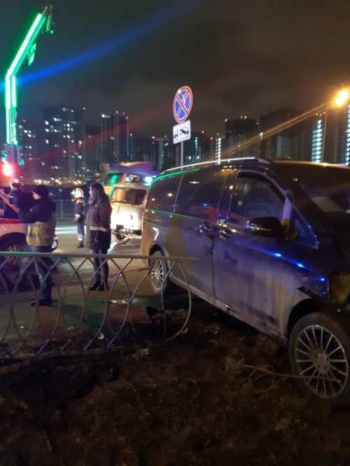 Два человека пострадали в столкновении двух авто в Казани