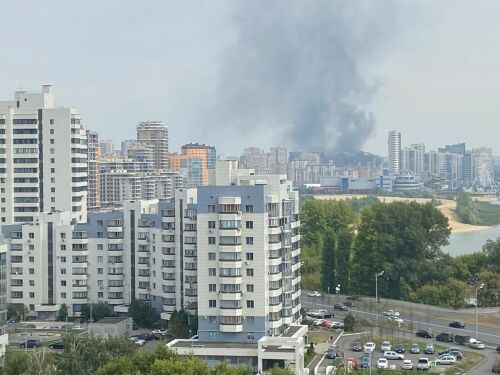 В Казани потушили пожар на складе на территории стройплощадки напротив ДВВС
