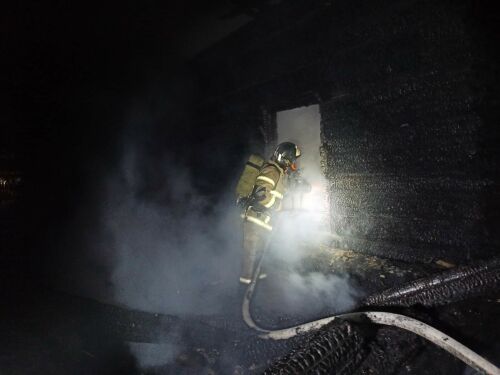 Пожарные выясняют личности мужчин, сгоревших вместе домом в Актанышском районе РТ