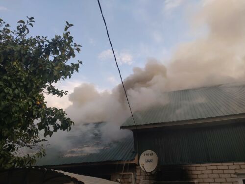 Семья с ребенком спаслись из пожара в Зеленодольске, услышав звук извещателя
