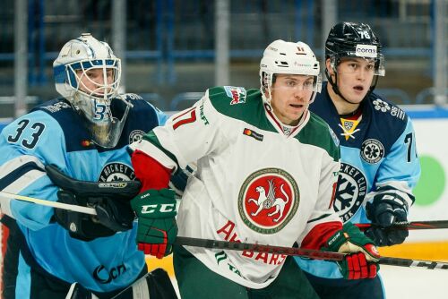 «Ак Барс» потерпел крупное поражение от «Сибири» на старте турнира в Магнитогорске