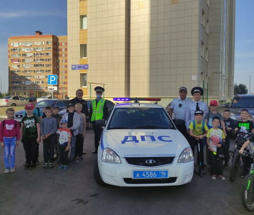 В Татарстане автоинспекторы напомнили маленьким велосипедистам о безопасности на дороге