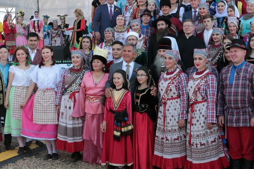 Минниханов объявил 2023-й год в Татарстане Годом национальных культур и традиций