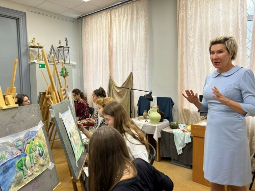 Ольга Павлова оценила работы регионального этапа Всероссийского конкурса детских рисунков