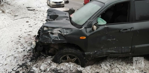 Водитель легковушки погиб в лобовом столкновении с внедорожником в Татарстане