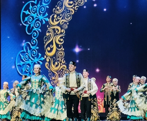 Госансамбль песни и танца Татарстана «зажег» на сцене Кремлевского дворца