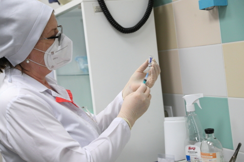 В Татарстане 701 ребенок вакцинировался против коронавируса
