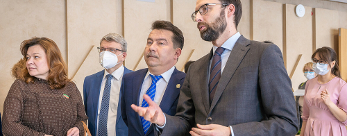 Новые больницы и поликлиники, следующая волна Covid: горздрав Казани о планах на 2022 год