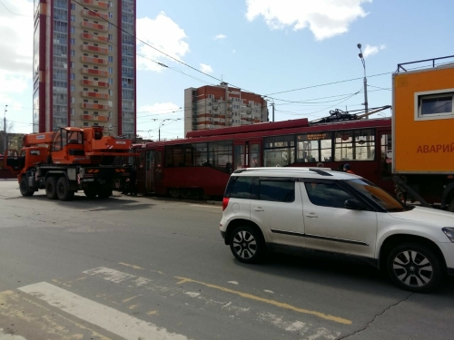 На Серова в Казани из-за столкновения двух трамваев нарушено движение электротранспорта