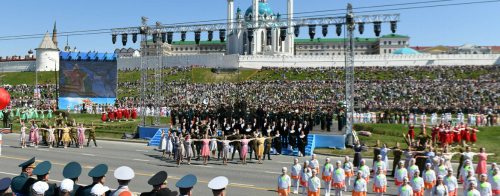 Калимуллина спела на параде в Казани, Кондратьев в Лаишеве: как Татарстан отметил 9 Мая