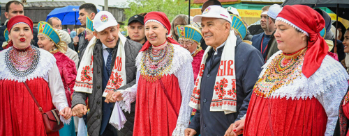 Рустам Минниханов: «Благодаря Каравону были возрождены многие традиционные умения»