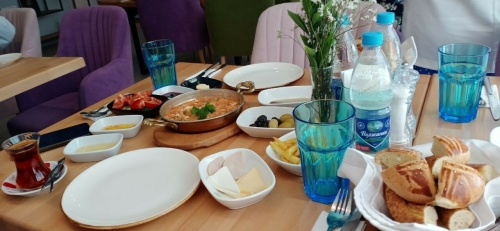 В Казани иностранным дипломатам презентовали турецкий завтрак