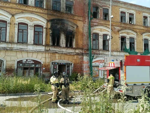 В центре Казани горело старинное здание купца Соболева