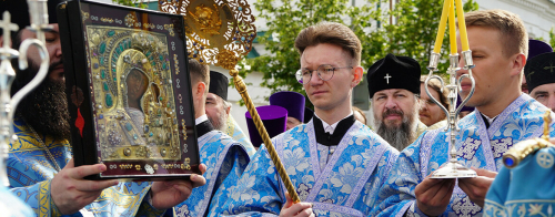 «Богородица хранит всех, кто почитает ее образ»: как встречали День Казанской иконы