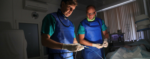 Подложили свинью инсульту: в Татарстане ставят на поток операции на мозге через прокол