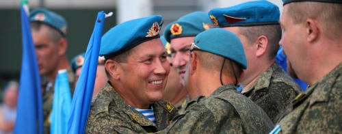 «Мы не ищем легких путей»: десантники в Казани отметили 92-ю годовщину ВДВ