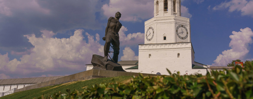 «Он, несмотря на заточение, продолжал писать стихи»: день памяти Мусы Джалиля в Казани