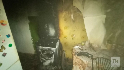 Стиральная машинка загорелась в альметьевской девятиэтажке, из пожара спасли двоих