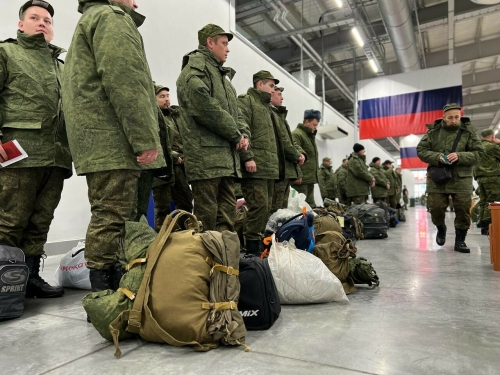 «Это наше боевое братство»: как опытные бойцы СВО помогают мобилизованным