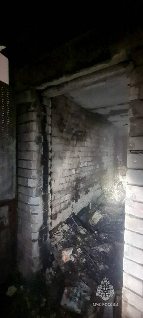 В новогоднюю ночь в Казани на пожаре в гаражном комплексе в бытовке охраны сгорел мужчина