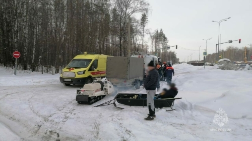 У озера Лебяжье в Казани спасли лыжницу, которая упала и сломала ногу