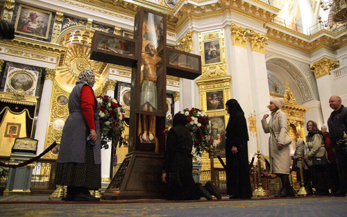 «Когда его принесли на Донбасс, наступило затишье»: в Казань доставили Годеновский Крест