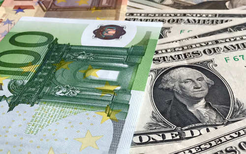 Не время для чудес: вернет ли указ Путина доллар за 50 рублей