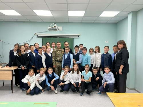 В пестречинскую школу имени Додосова на урок «Я горжусь своим папой» пришел участник СВО
