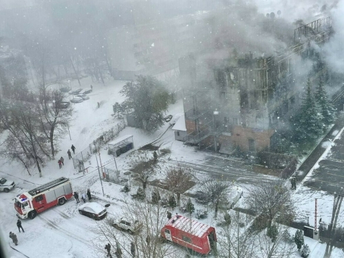 Из горящего отеля в Челнах эвакуировали 72 человека, пострадавших нет