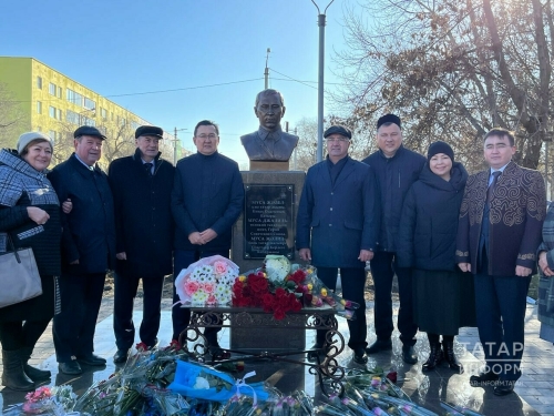 «Вы думаете, мы далеко, а мы очень близко»: в Казахстане открыли памятник Мусе Джалилю