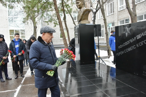 Фарид Мухаметшин открыл в Казани мемориальный комплекс в честь героев-молодогвардейцев