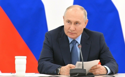 Путин поздравил Минниханова с Днем народного единства
