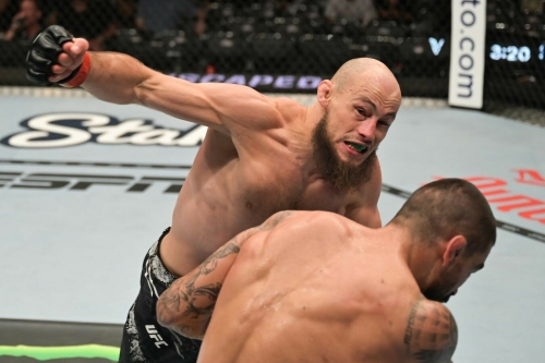 Бразильский нокдаун: как татарский «Гладиатор» выстоял, но прервал победную серию в UFC