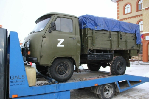 Глава Буинского района повез в зону СВО более 22 тонн гумпомощи и УАЗ