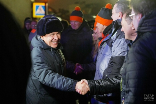Минниханов и Петушенко в Казани встретили участников автопробега по трассе М12