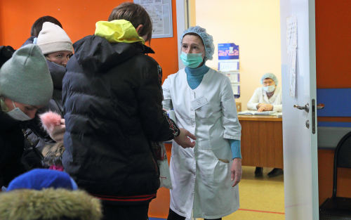 Поликлиники перегружены, школьников отправляют на карантин: в Татарстане бушуют ОРВИ