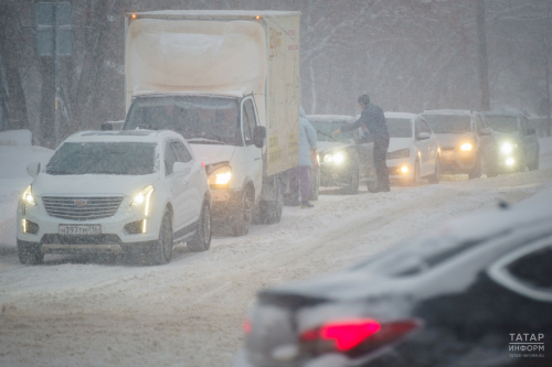 Из-за сильного снегопада пробки в Казани достигли 9 баллов