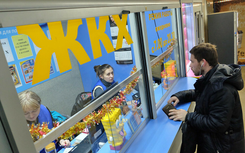 Тарифы ЖКХ «на стопе»: почему отложили повышение цен на «коммуналку» до лета