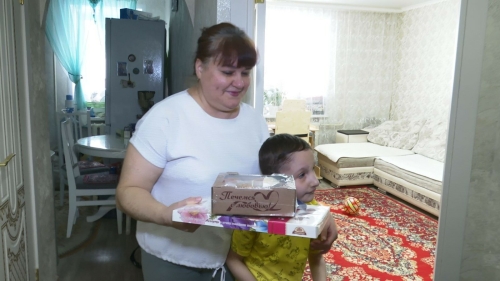 «Таких в мире всего 70 человек»: в Нижнекамске навестили мальчика с редким диагнозом