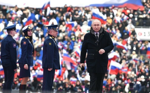 «Весь наш народ — защитники Отечества»: Путин выступил на митинг-концерте в Лужниках